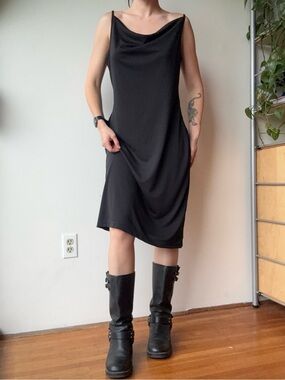 garage midi dress Wholesale DDZ0510-15 | Gingham Spaghetti Midi Dress for your store